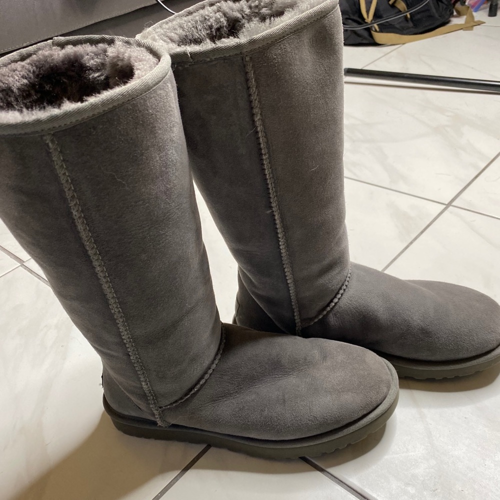 Grey women’s Ugg boots